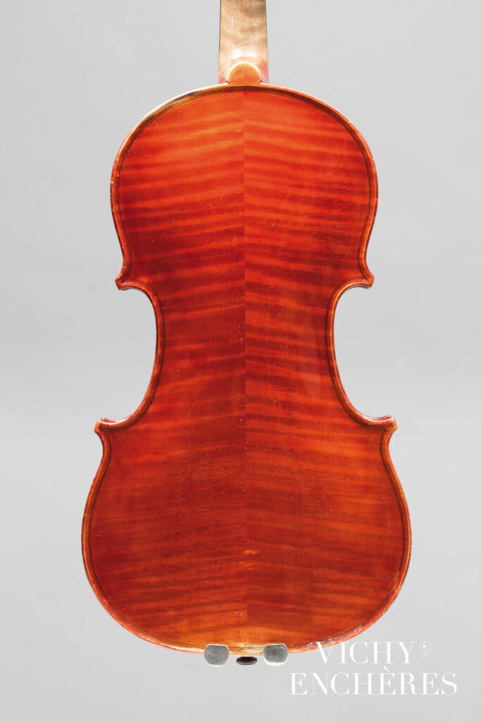 Violon d'Annibale Fagnola Instrument mis en vente par Vichy Enchères le 6 juin 2019 © C. Darbelet