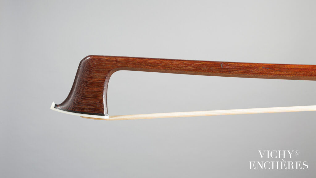 Baguette d'archet de violon de François Xavier TOURTE Instrument mis en vente par Vichy Enchères le 30 novembre 2023 © C. Darbelet