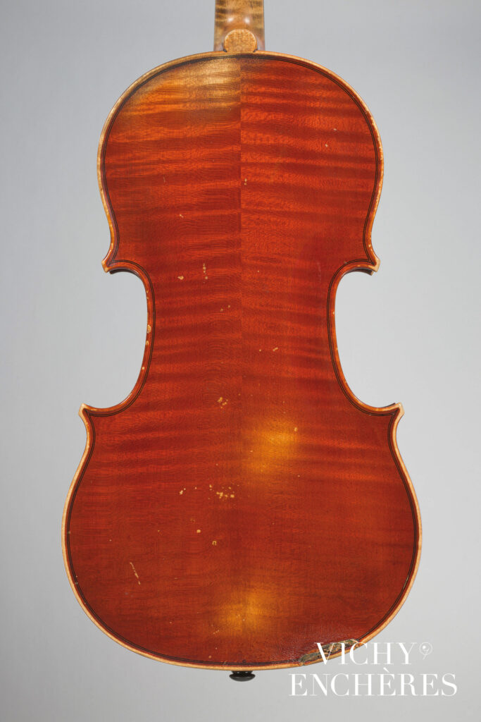 Violon d'Emile BOULANGEOT, 1925, n°122 Instrument mis en vente par Vichy Enchères le 30 novembre 2023 © C. Darbelet