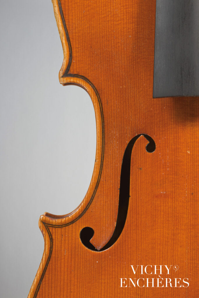 Violon de Giuseppe TARASCONI Instrument mis en vente par Vichy Enchères le 30 novembre 2023 © C. Darbelet