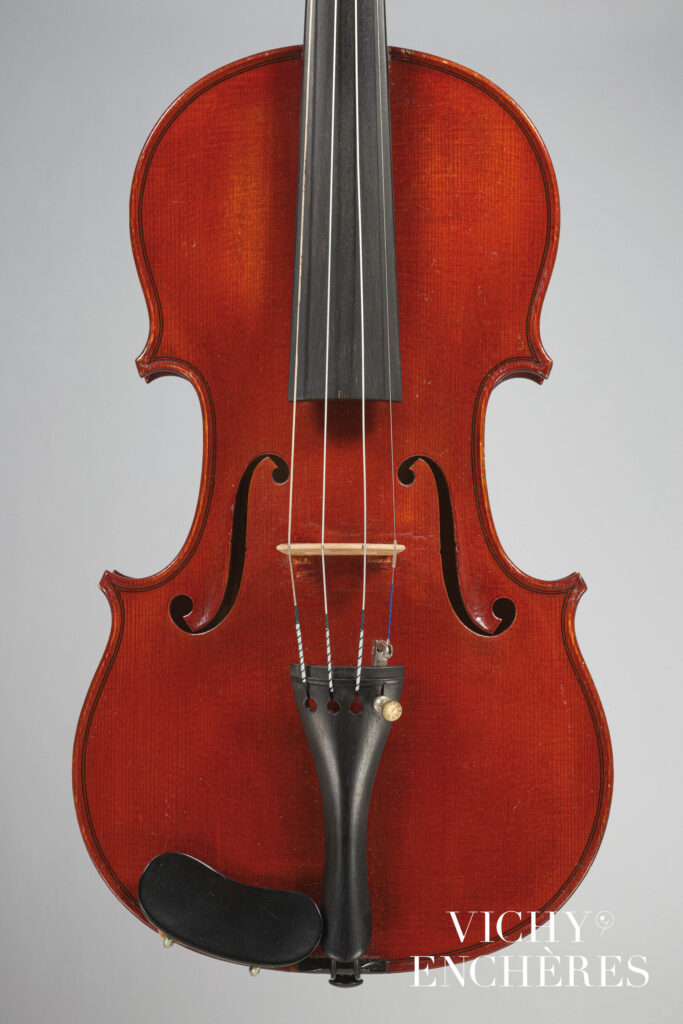 Violon de Georges CONE, 1938, n°73 Instrument mis en vente par Vichy Enchères le 30 novembre 2023 © C. Darbelet