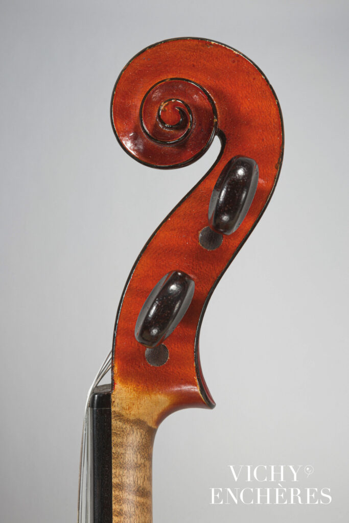 Violon de Georges CONE, 1938, n°73 Instrument mis en vente par Vichy Enchères le 30 novembre 2023 © C. Darbelet