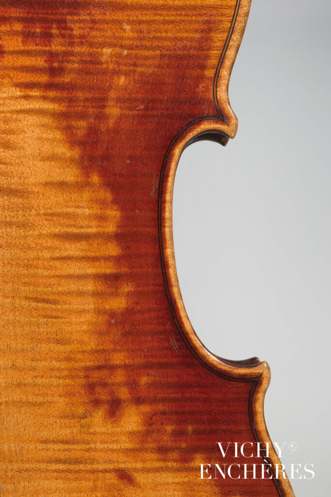 Violon de Hippolyte SILVESTRE Instrument mis en vente par Vichy Enchères le 30 novembre 2023 © C. Darbelet