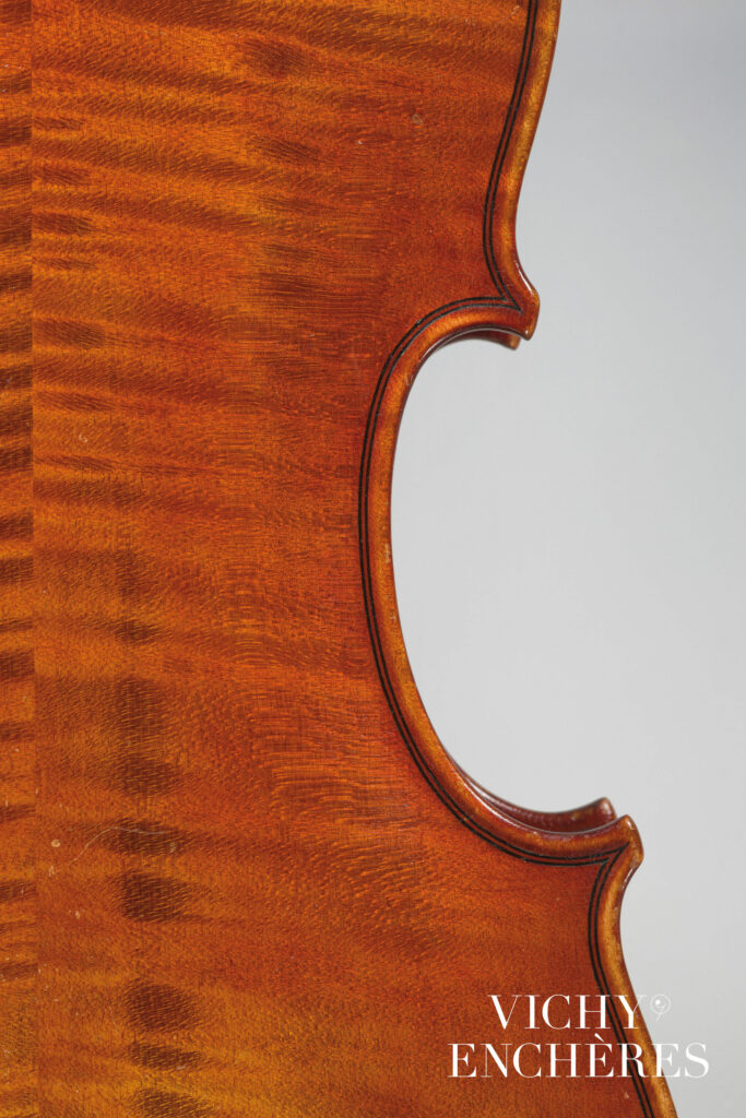 Violon de Pierre GAGGINI Instrument mis en vente par Vichy Enchères le 30 novembre 2023 © C. Darbelet