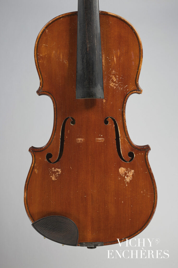 Violon de Céleste FAROTTI Instrument mis en vente par Vichy Enchères le 30 novembre 2023 © C. Darbelet