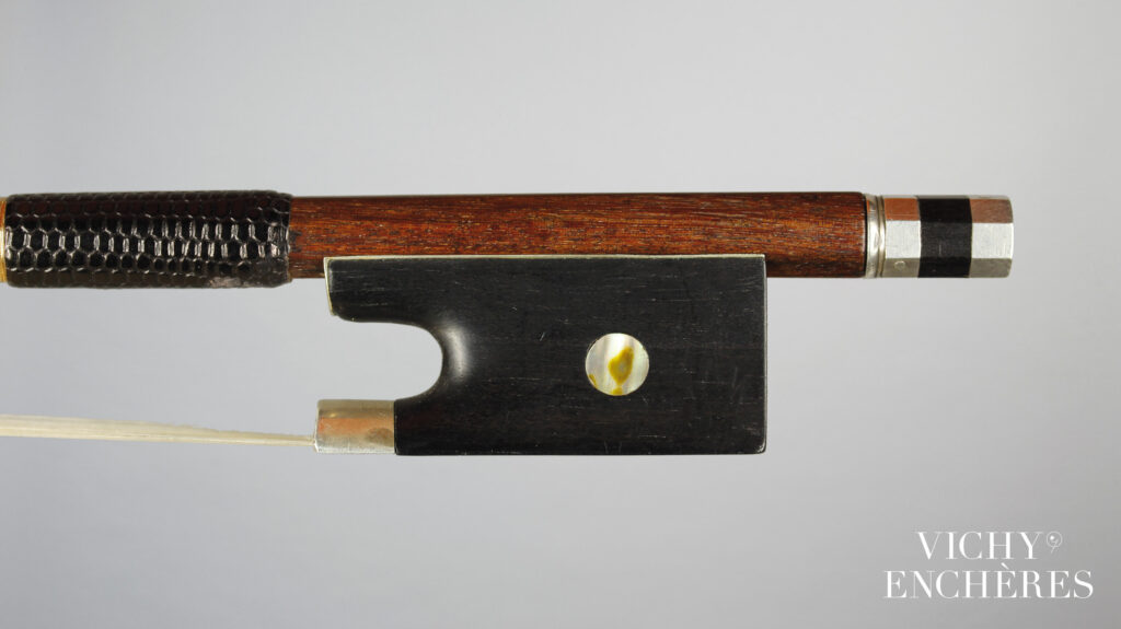 Baguette d'archet de violon d'Etienne PAJEOT Instrument mis en vente par Vichy Enchères le 30 novembre 2023 © C. Darbelet
