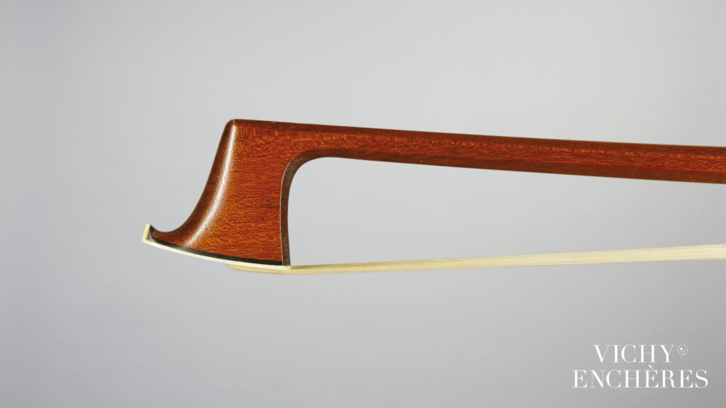 Archet de violon de Bernard Georges Louis MILLANT Instrument mis en vente par Vichy Enchères le 30 novembre 2023 © C. Darbelet
