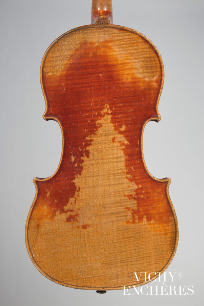 Violon de Gabriel Adolphe THIBOUT Instrument mis en vente par Vichy Enchères le 30 novembre 2023 © C. Darbelet