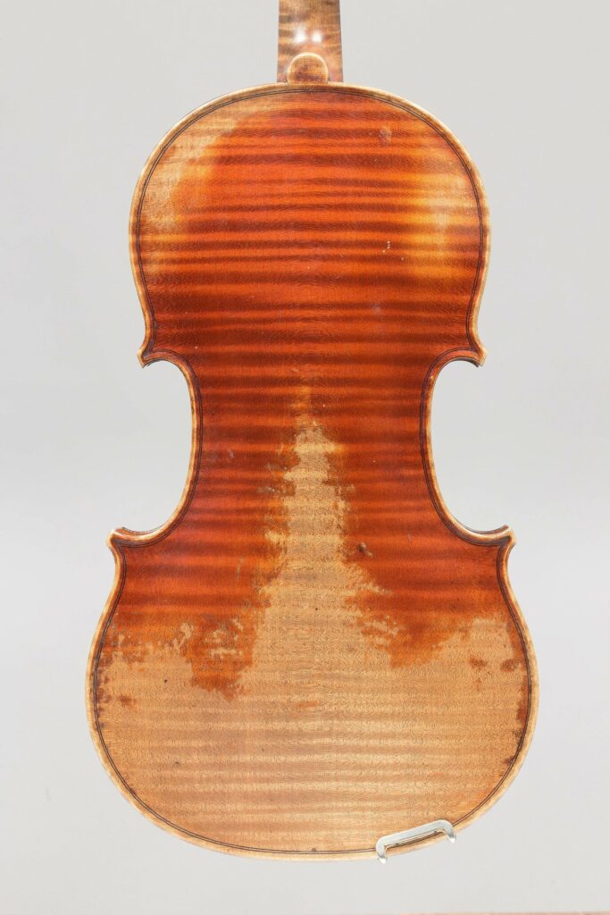 Violon de Pierre SILVESTRE, 1857 Instrument mis en vente par Vichy Enchères le 6 décembre 2018 © C. Darbelet