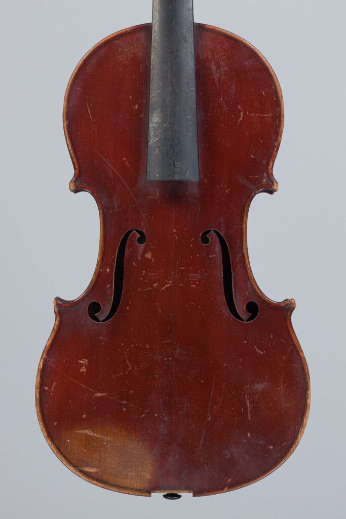 Violon de VISSENAIRE Père, 1843 Instrument mis en vente par Vichy Enchères le 2 juin 2022 © C. Darbelet