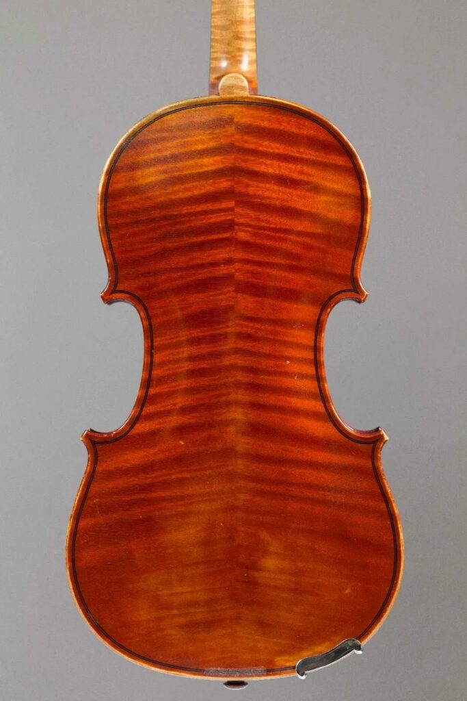 Violon de Charles RESUCHE, 1895 Instrument mis en vente par Vichy Enchères le 11 juin 2015 © C. Darbelet