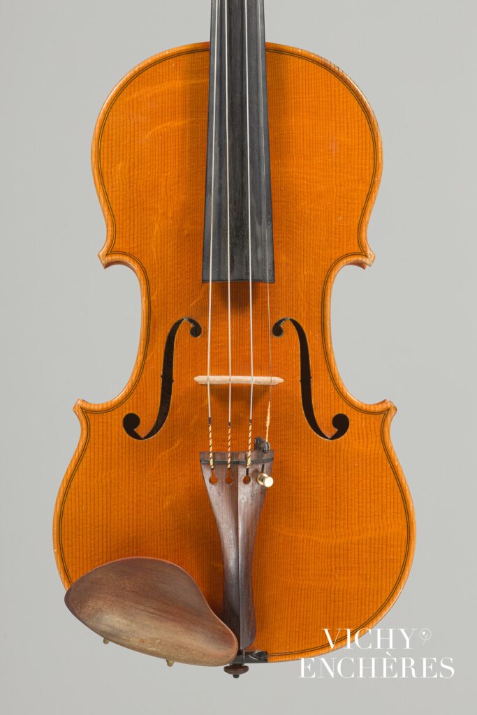 Violon de Antonio CAPELA Instrument mis en vente par Vichy Enchères le 30 novembre 2023 © C. Darbelet