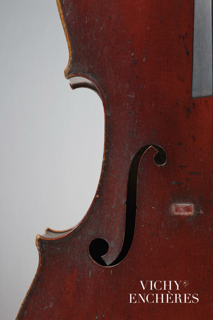 Intéressant violoncelle de GAND et BERNARDEL fait à Paris en 1888 
Instrument mis en vente par Vichy Enchères le 6 juin 2024
© C. Darbelet