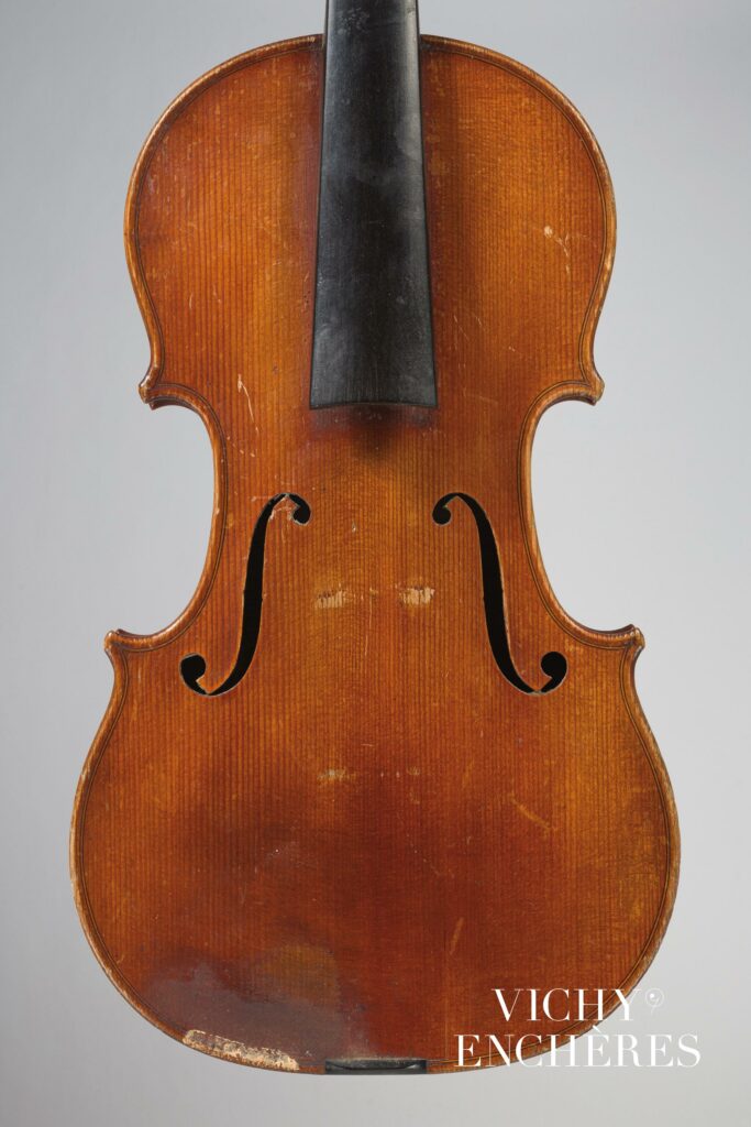 Violon de Joseph HEL fait à Lille en 1890 
Instrument mis en vente par Vichy Enchères le 6 juin 2024
© C. Darbelet
