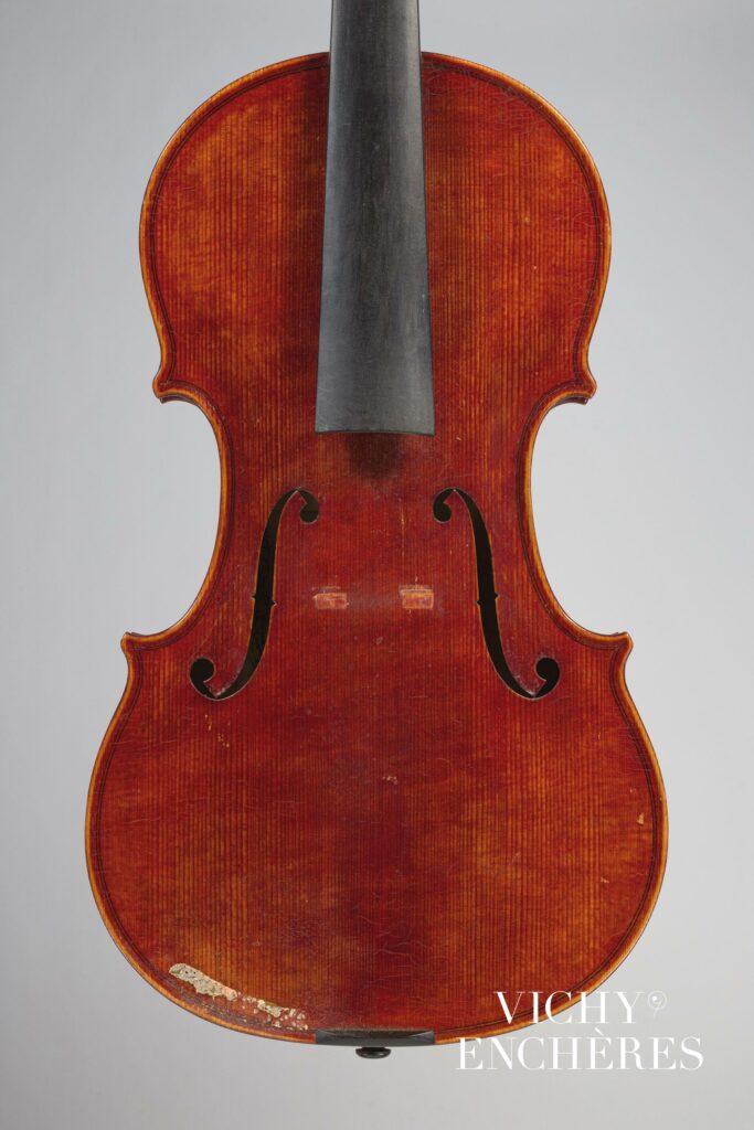 Joli violon d'Albert BLANCHI fait à Nice en 1917 
Instrument mis en vente par Vichy Enchères le 6 juin 2024
© C. Darbelet