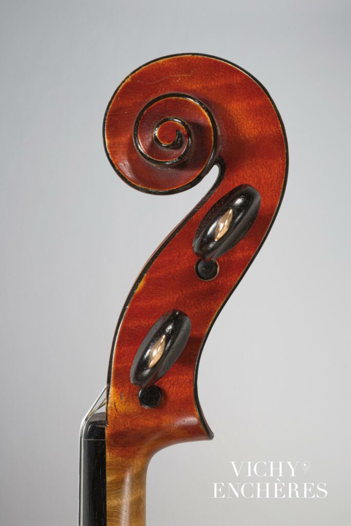 Beau violon de Paul BLANCHARD fait à Lyon en 1897 
Instrument mis en vente par Vichy Enchères le 6 juin 2024
© C. Darbelet