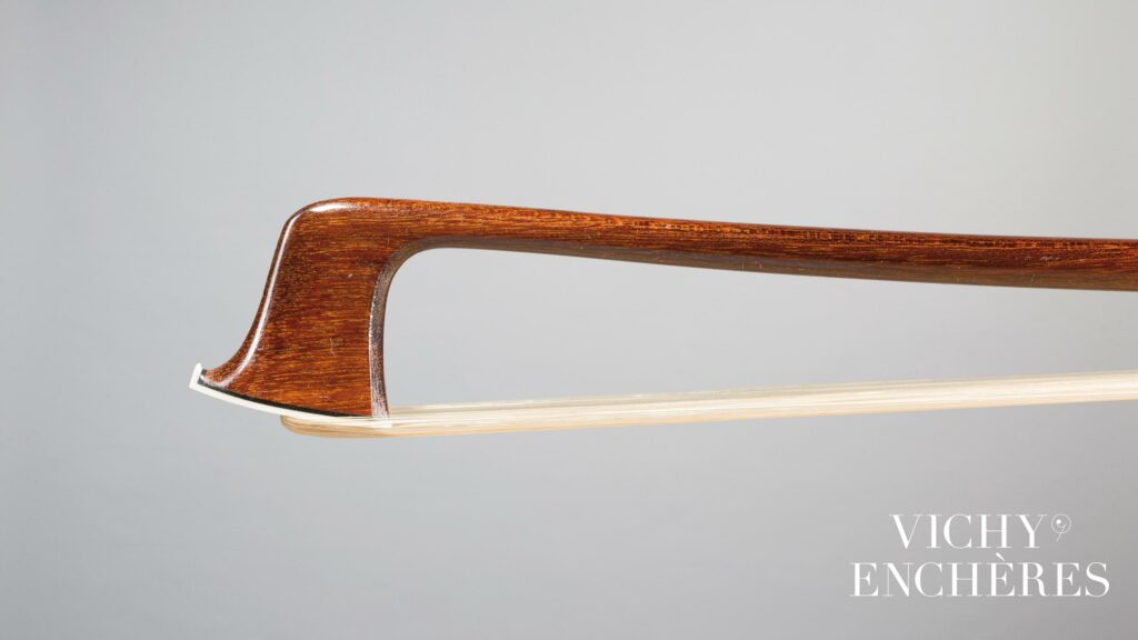 Baguette d'archet de violon de Léonard TOURTE fait vers 1790/1795 
Instrument mis en vente par Vichy Enchères le 6 juin 2024
© C. Darbelet