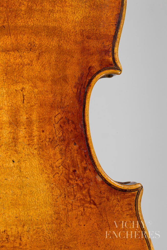 Violon de Giovanni Battista GUADAGNINI Instrument mis en vente par Vichy Enchères le 5 décembre 2024 © C. Darbelet