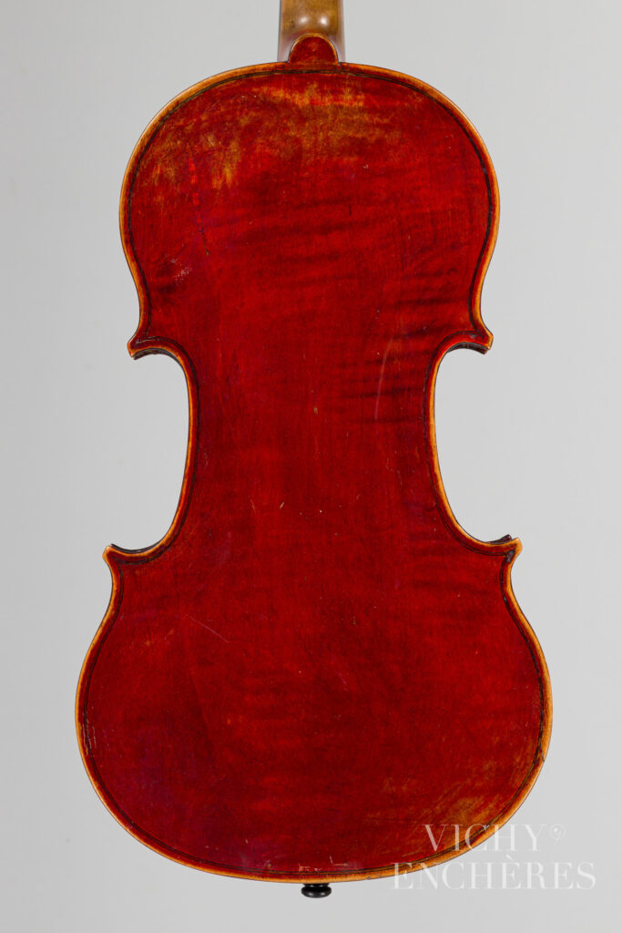 Violon de Giovanni PISTUCCI Instrument mis en vente par Vichy Enchères le 5 décembre 2024 © C. Darbelet