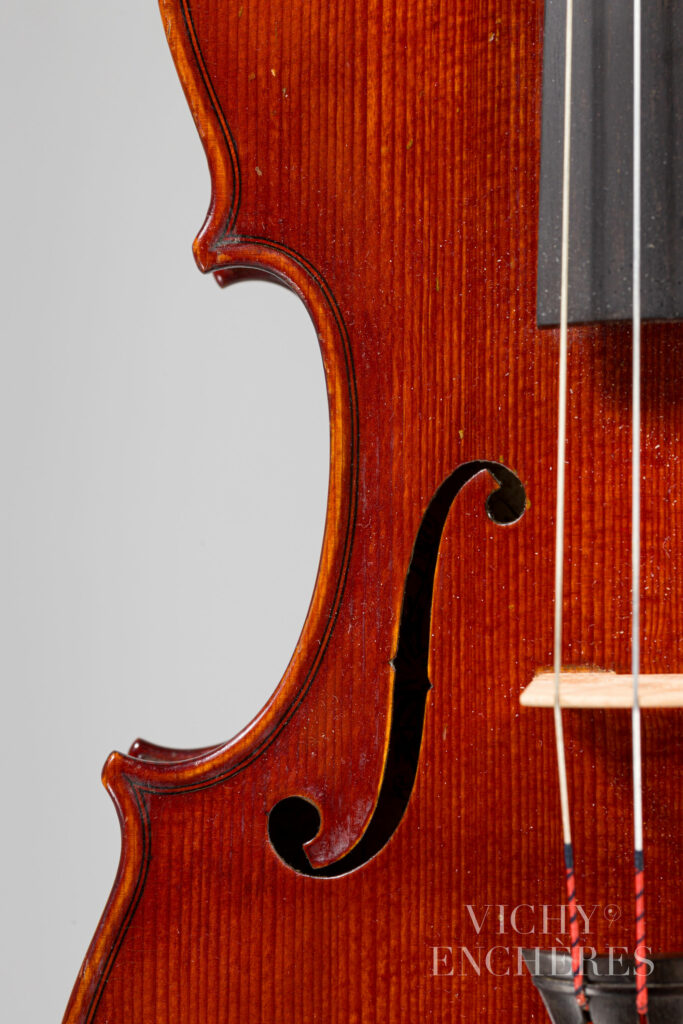 Joli violon de Alberto Luigi BLANCHI Instrument mis en vente par Vichy Enchères le 5 décembre 2024 © C. Darbelet