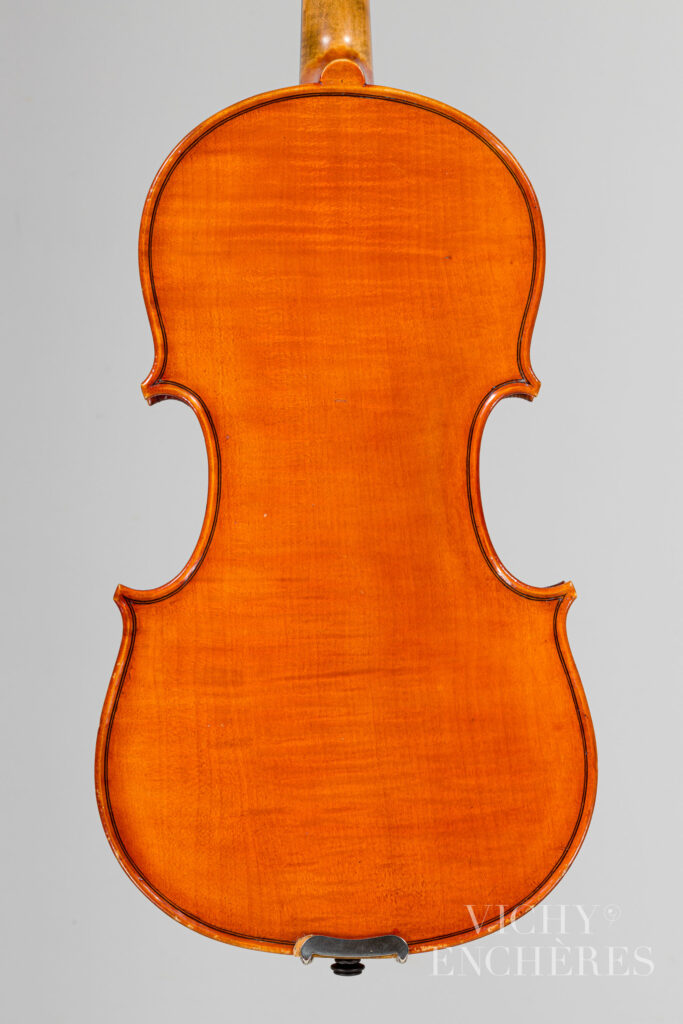 Violon de Romeo ANTONIAZZI Instrument mis en vente par Vichy Enchères le 5 décembre 2024 © C. Darbelet