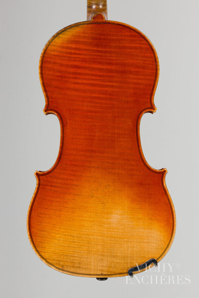 Violon de Charles Adolphe GAND Instrument mis en vente par Vichy Enchères le 5 décembre 2024 © C. Darbelet