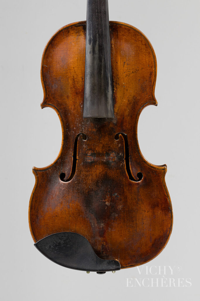 Rare violon de Georg KLOZ Instrument mis en vente par Vichy Enchères le 5 décembre 2024 © C. Darbelet