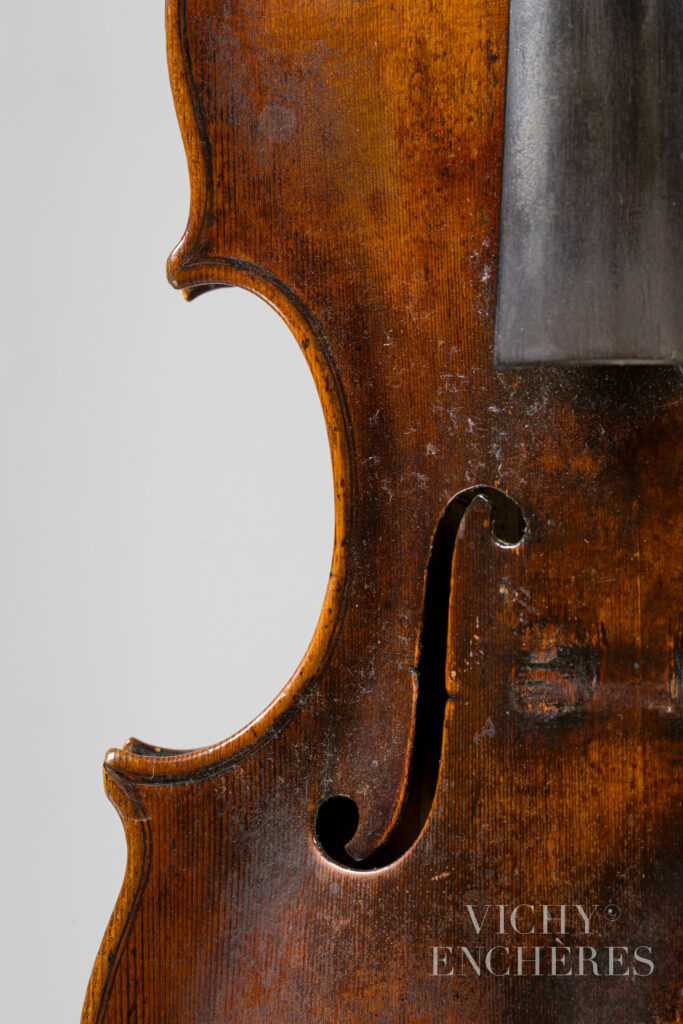 Rare violon de Georg KLOZ Instrument mis en vente par Vichy Enchères le 5 décembre 2024 © C. Darbelet