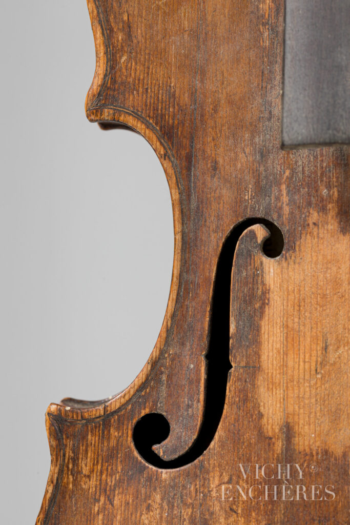 Violon de Gioffredo CAPPA Instrument mis en vente par Vichy Enchères le 5 décembre 2024 © C. Darbelet