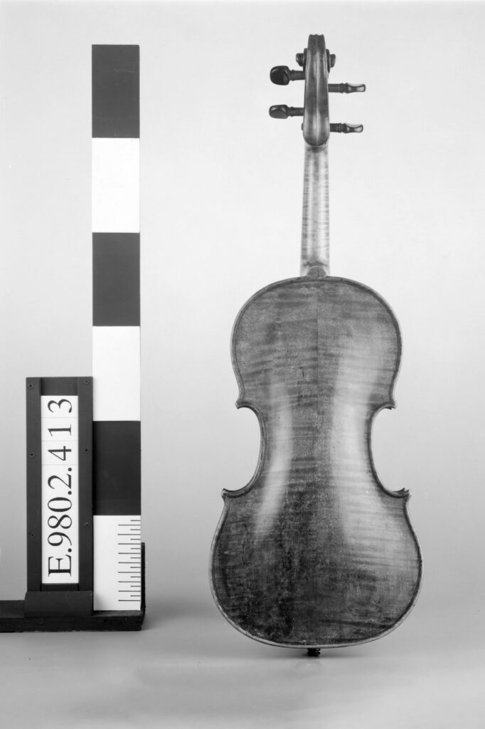 Violon de Jacques Le Teinturier, daté de 1759, conservé au musée de la Musique à Paris. ©Jean-ClaudeBilling