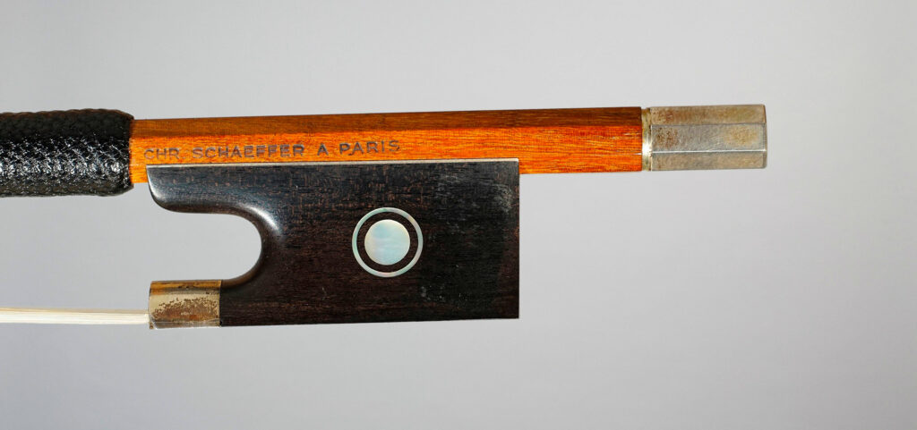 Bel archet de violon de Christophe SCHAEFFER Instrument mis en vente par Vichy Enchères le 5 décembre 2018 © C. Darbelet