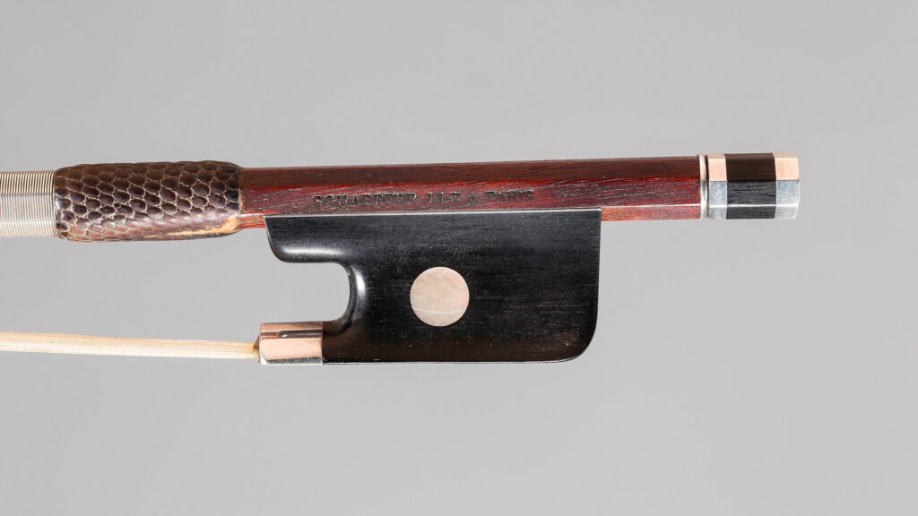 Archet de violon de Christophe SCHAEFFER fait en collaboration avec sa femme Laure Laetitia GREVY Instrument mis en vente par Vichy Enchères le 6 juin 2019 © C. Darbelet