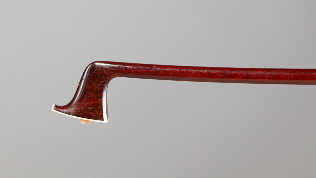 Archet de violon de Christophe SCHAEFFER Instrument mis en vente par Vichy Enchères le 1 décembre 2022 © C. Darbelet