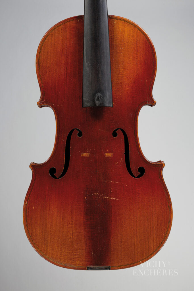 Beau violon de Nicolas VUILLAUME Instrument mis en vente par Vichy Enchères le 5 juin 2025 © C. Darbelet