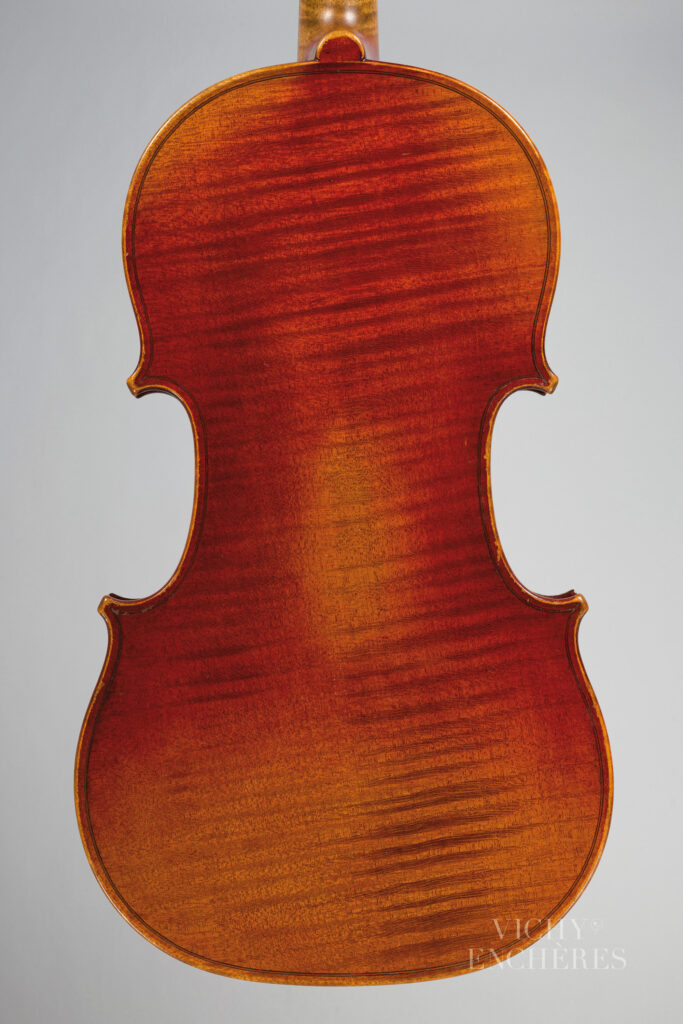 Beau violon de Nicolas VUILLAUME Instrument mis en vente par Vichy Enchères le 5 juin 2025 © C. Darbelet