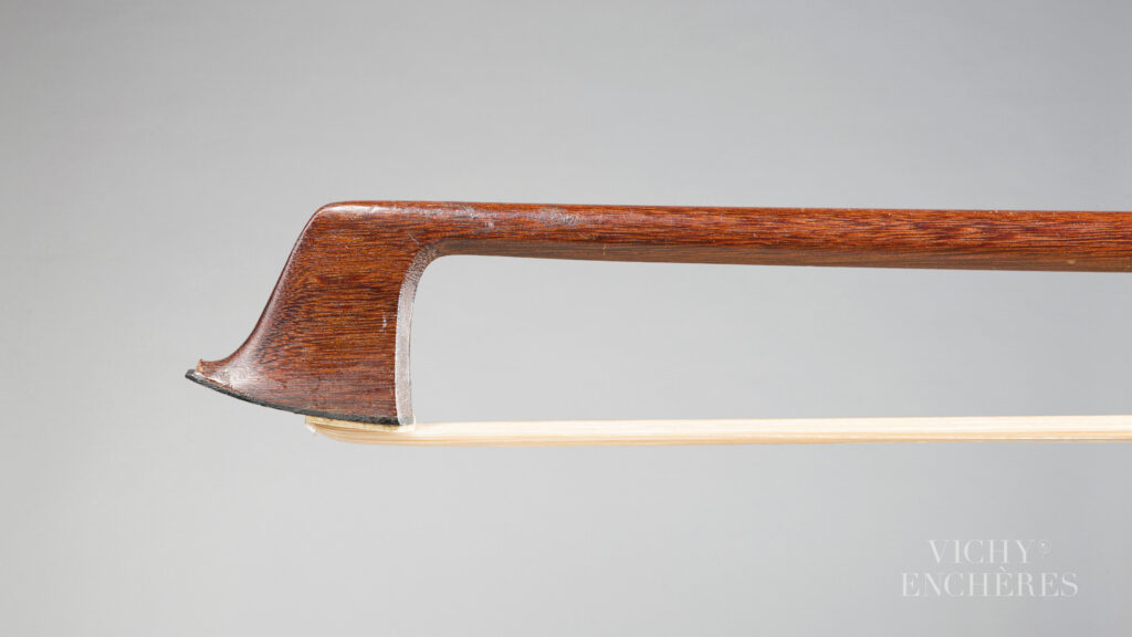 Archet de violon de Etienne PAJEOT Instrument mis en vente par Vichy Enchères le 5 juin 2025 © C. Darbelet