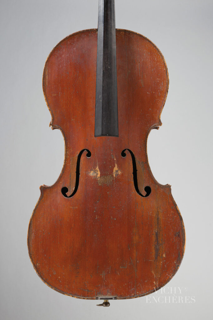 Violoncelle de Georges COUSINEAU Instrument mis en vente par Vichy Enchères le 5 juin 2025 © C. Darbelet