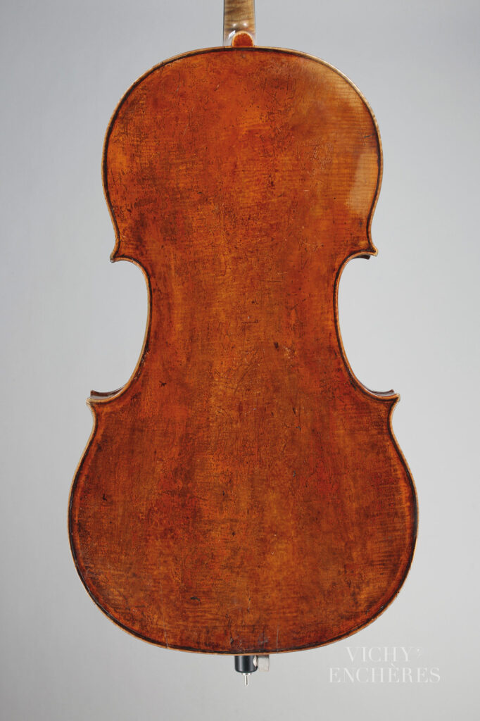 Violoncelle de Alessandro GAGLIANO Instrument mis en vente par Vichy Enchères le 5 juin 2025 © C. Darbelet
