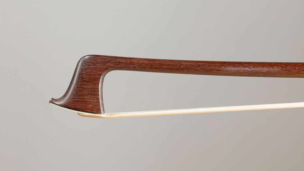 Archet de violon de Bernard OUCHARD Instrument mis en vente par Vichy Enchères le 5 juin 2025 © C. Darbelet