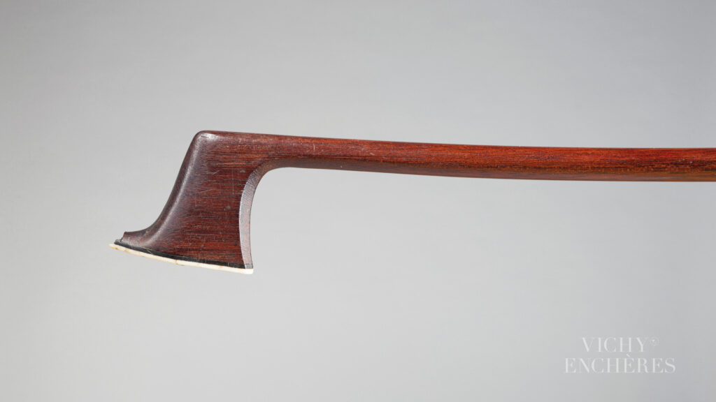 Archet de violon de François PECCATTE Instrument mis en vente par Vichy Enchères le 5 juin 2025 © C. Darbelet