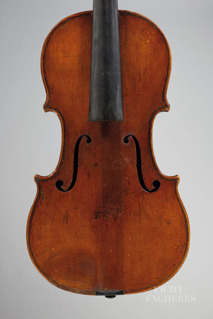 Violon de Tommaso BALESTRIERI Instrument mis en vente par Vichy Enchères le 5 juin 2025 © C. Darbelet