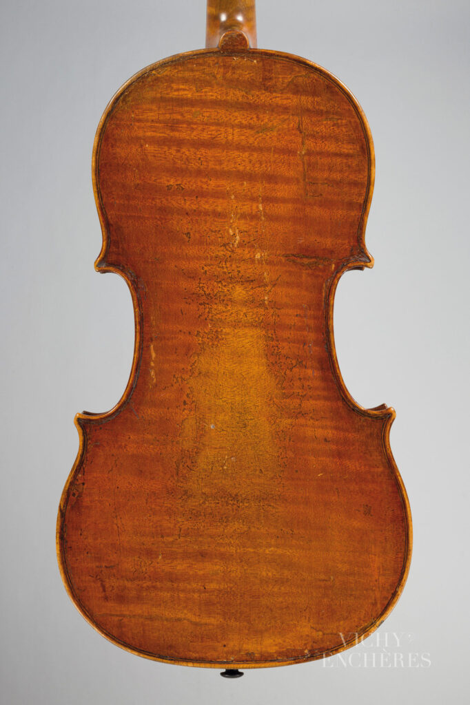 Violon de Tommaso BALESTRIERI Instrument mis en vente par Vichy Enchères le 5 juin 2025 © C. Darbelet