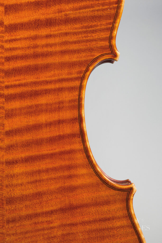 Joli violon de Hippolyte Chrétien SILVESTRE Instrument mis en vente par Vichy Enchères le 5 juin 2025 © C. Darbelet