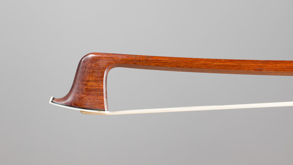 Archet d'alto de Eugène Nicolas SARTORY Instrument mis en vente par Vichy Enchères le 5 juin 2025 © C. Darbelet