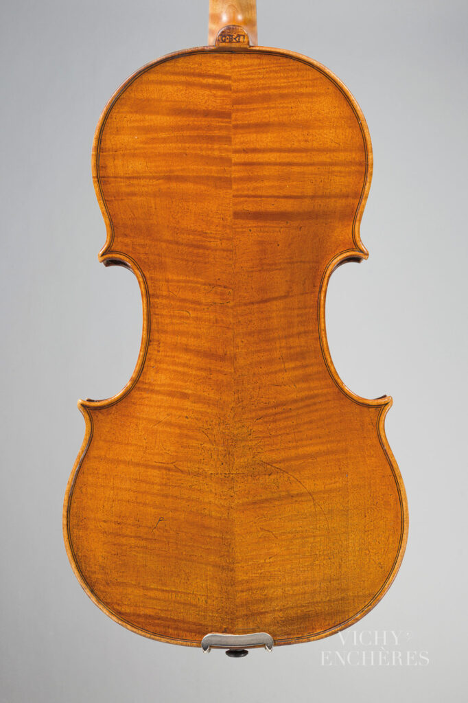 Joli violon de Giovanni Battista GABBRIELLI Instrument mis en vente par Vichy Enchères le 5 juin 2025 © C. Darbelet