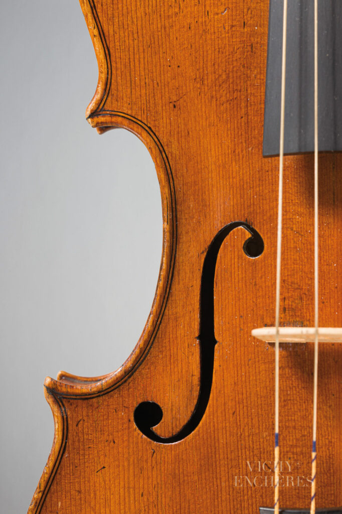 Joli violon de Giovanni Battista GABBRIELLI Instrument mis en vente par Vichy Enchères le 5 juin 2025 © C. Darbelet