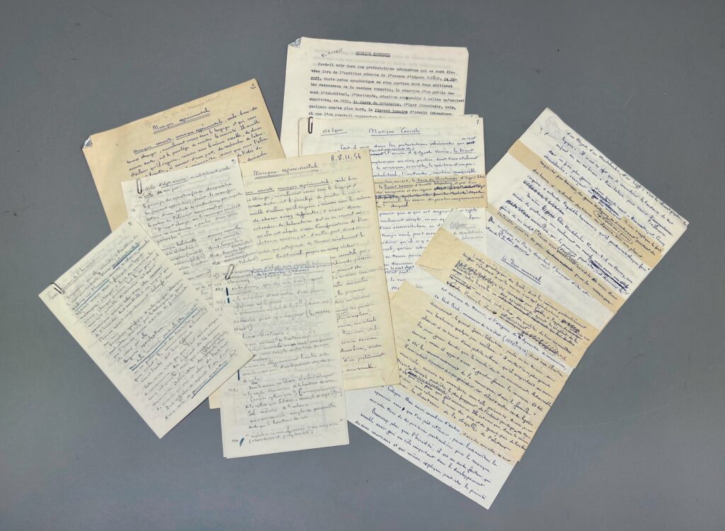 Notes de travail de Robert Siohan pour ses articles