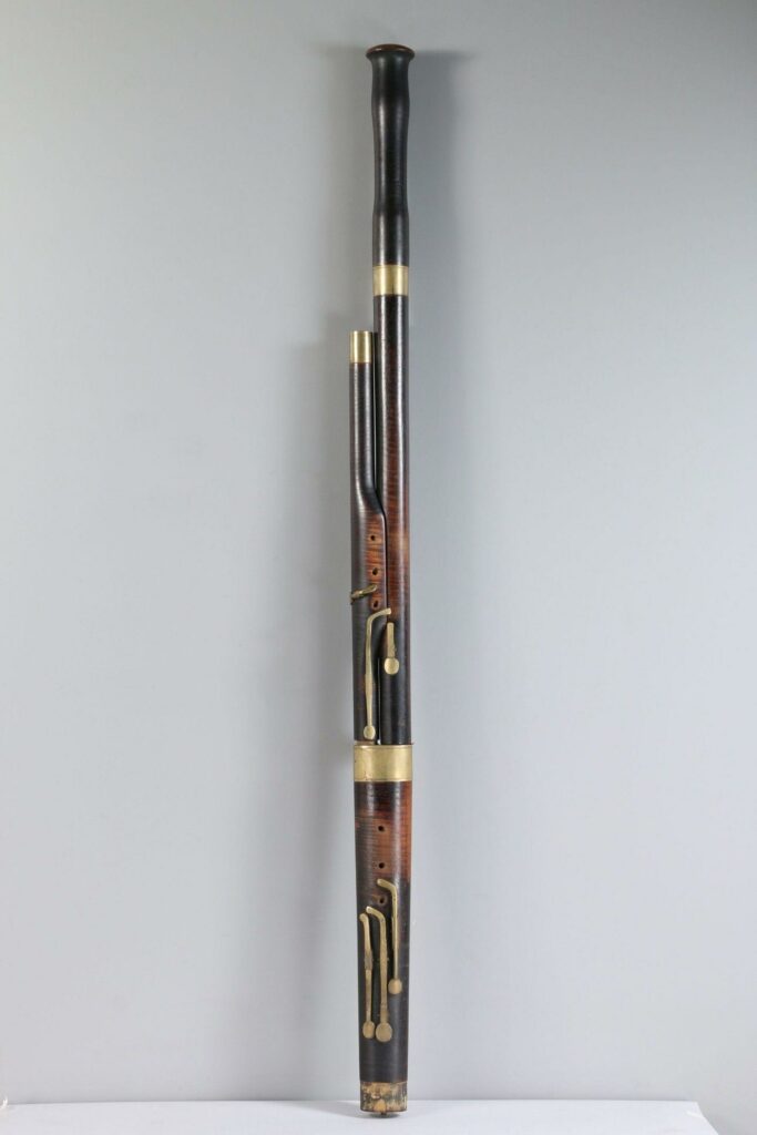 Basson de Heinrich Grenser. Instrument mis en vente par Vichy Enchères le 10 mai 2025. © Vichy Enchères/C. Darbelet