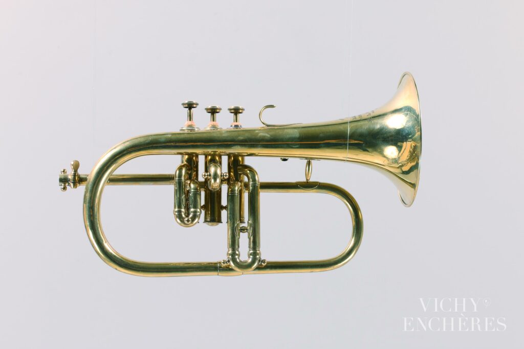 Petit bugle en MiB, à trois pistons Perinet, estampillé MILLEREAU.