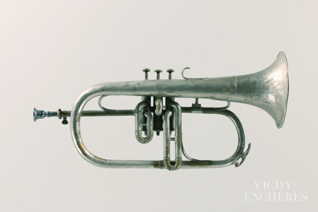 Bugle SiB à trois pistons estampillé COUESNON.